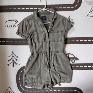 Abercrombie and Fitch A&F army green romper XS